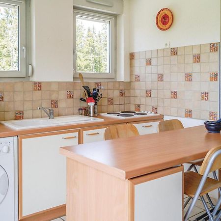 Cozy Apartment In Premanon With Kitchenette Eksteriør bilde
